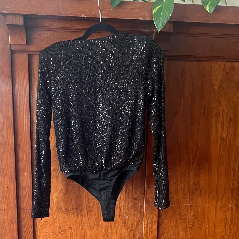 Camila Coelho Black Sequin Long Sleeve Cowl Neck Bodysuit - Picture 4 of 4